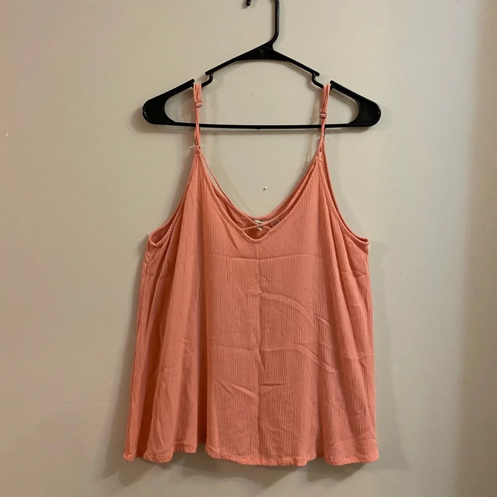 Roxy Tops - Picture 1 of 6